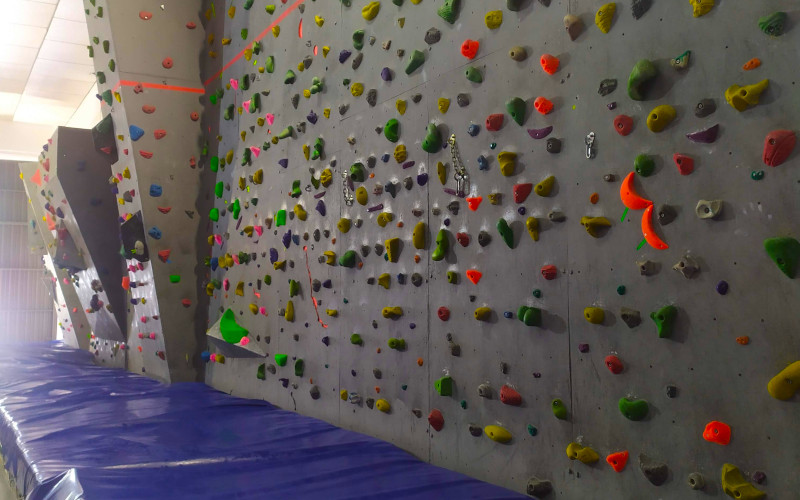 Rocódromo escalada Córdoba Placa